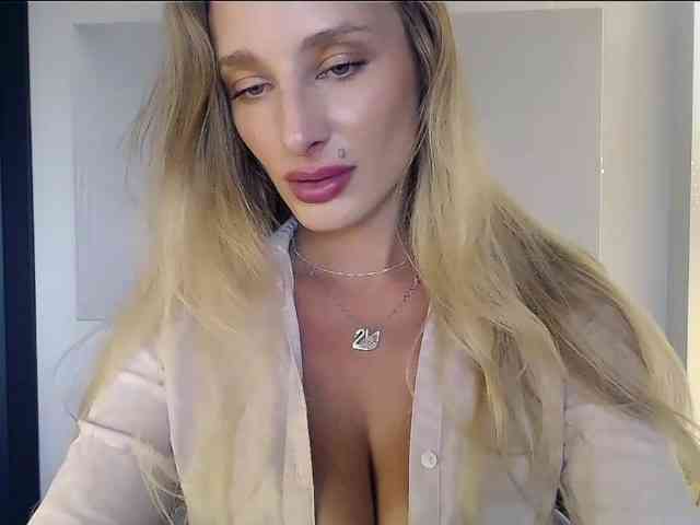 MarilynShow webcam