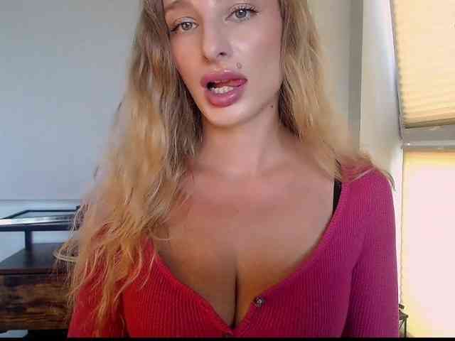 MarilynShow webcam