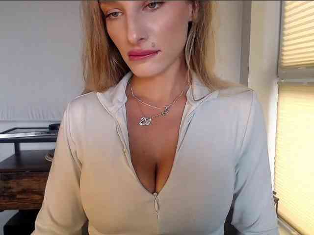 MarilynShow webcam
