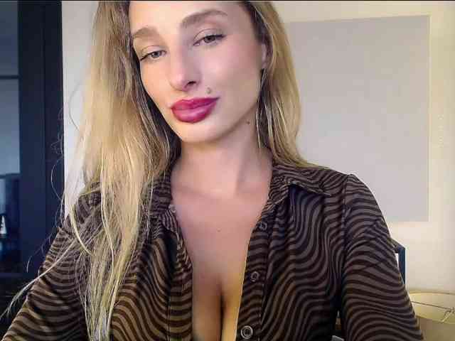MarilynShow webcam