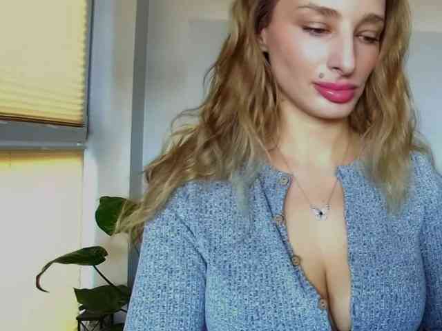 MarilynShow Live Webcam on BongaCams