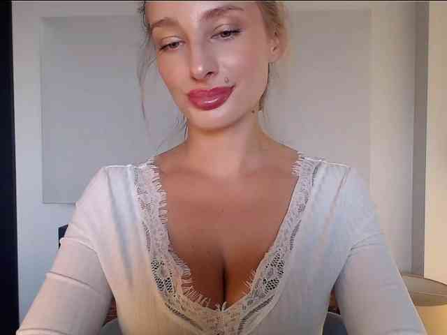 MarilynShow webcam