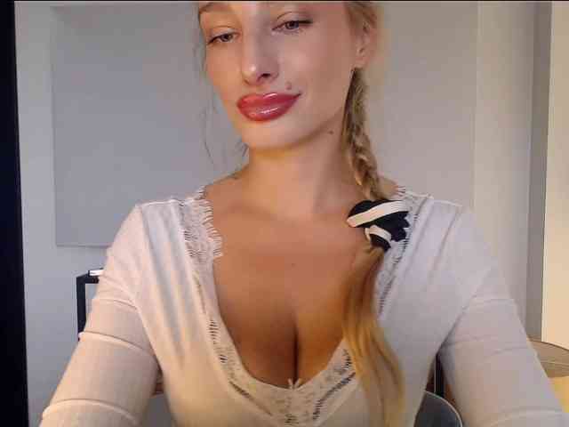 MarilynShow webcam