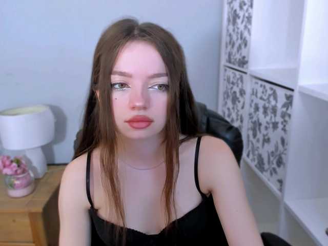 GraceShow's BongaCams show and profile