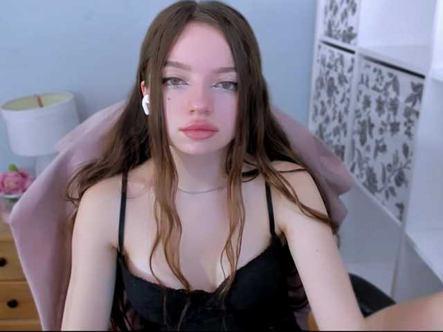 GraceShow's BongaCams show and profile