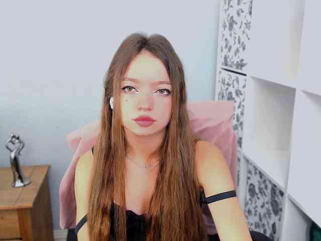 free nude chatroom GraceShow