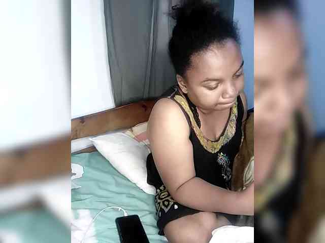 LeylahLaChaudasse webcam