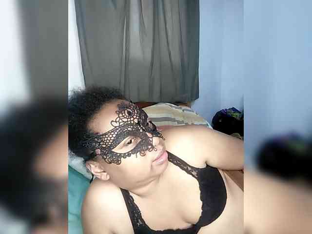 LeylahLaChaudasse webcam