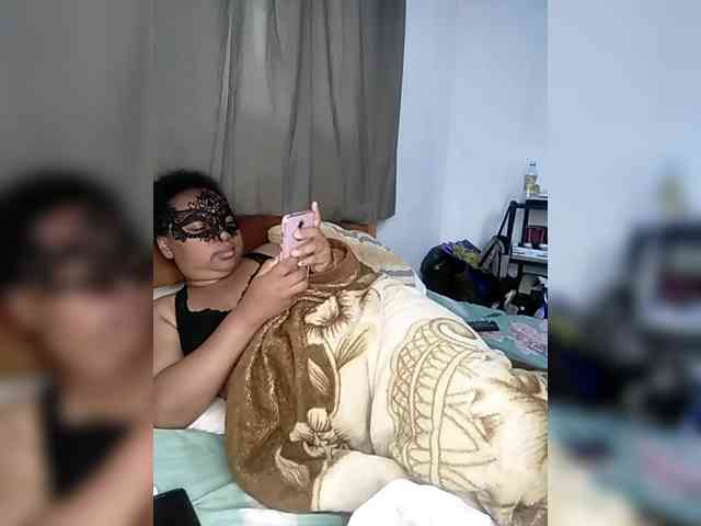 LeylahLaChaudasse webcam