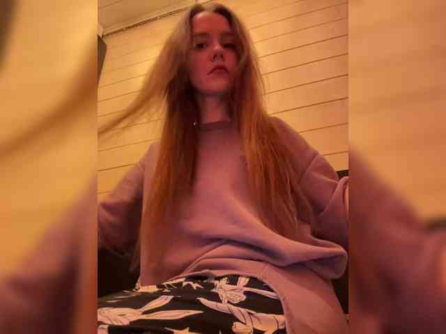 InfiniteDesire webcam