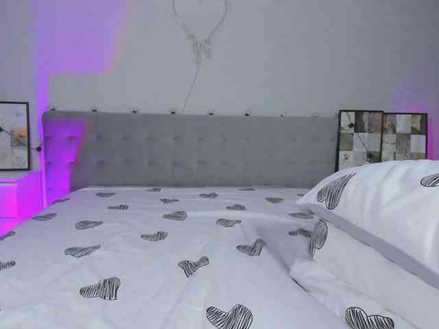 InfiniteDesire webcam