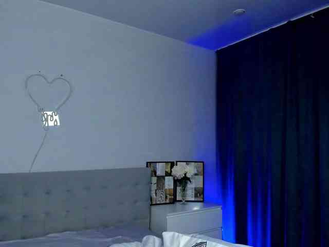 InfiniteDesire webcam