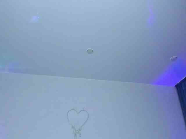 InfiniteDesire webcam