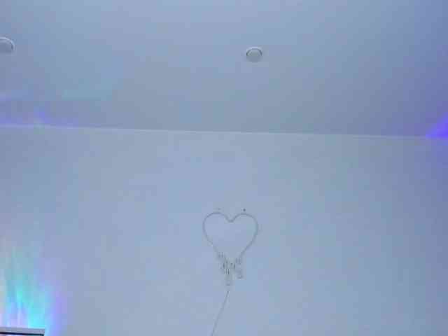 InfiniteDesire webcam