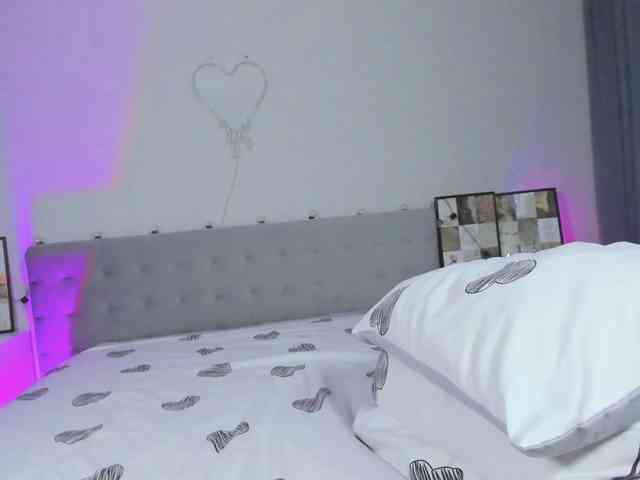 InfiniteDesire webcam