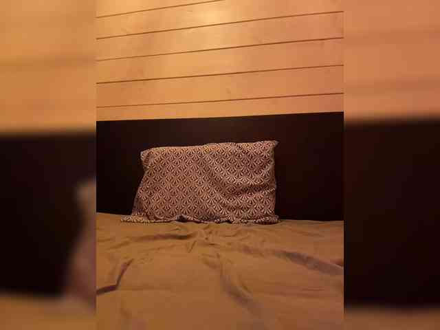 InfiniteDesire webcam