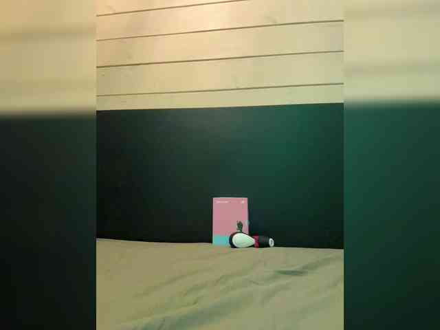 InfiniteDesire webcam