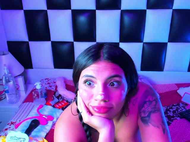 ariana-naugthy webcam