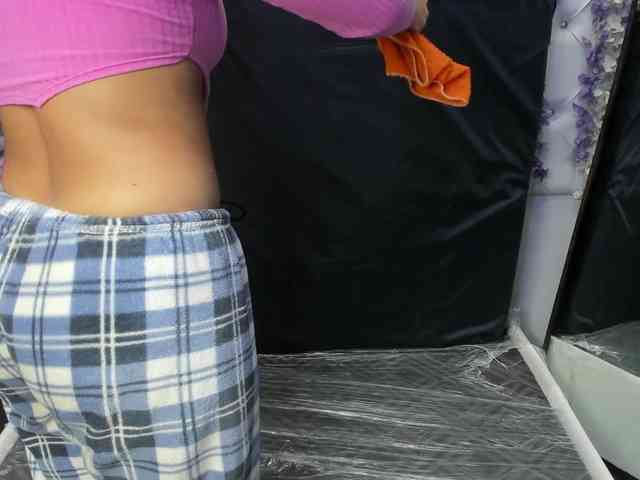 ariana-naugthy ariana-naugthy