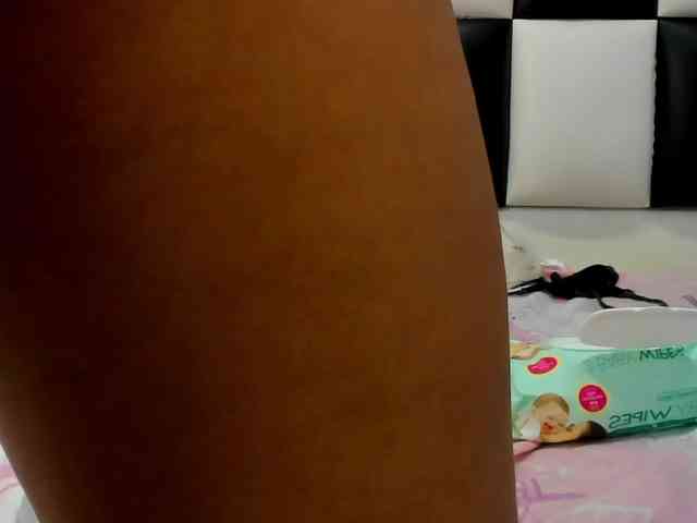 ariana-naugthy webcam