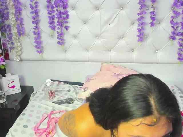 ariana-naugthy ariana-naugthy