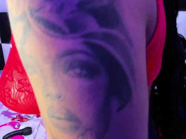 ariana-naugthy ariana-naugthy