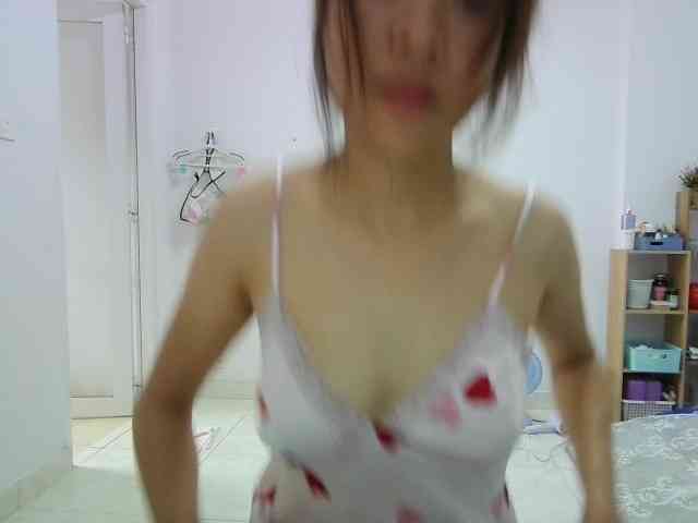 SKINNY-SINGLE webcam