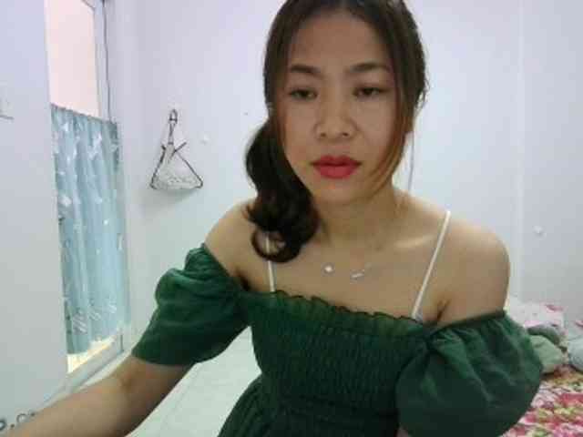 SKINNY-SINGLE webcam