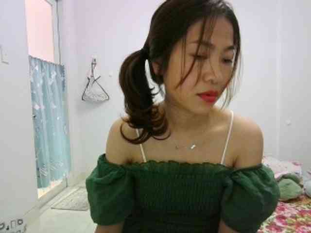 SKINNY-SINGLE webcam