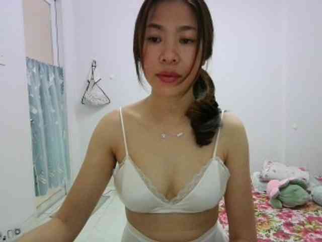 SKINNY-SINGLE webcam