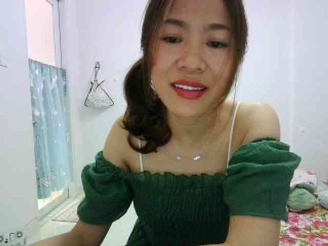 SKINNY-SINGLE webcam