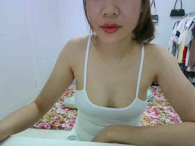 SKINNY-SINGLE webcam