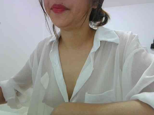 SKINNY-SINGLE webcam