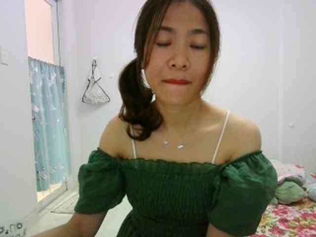 SKINNY-SINGLE webcam