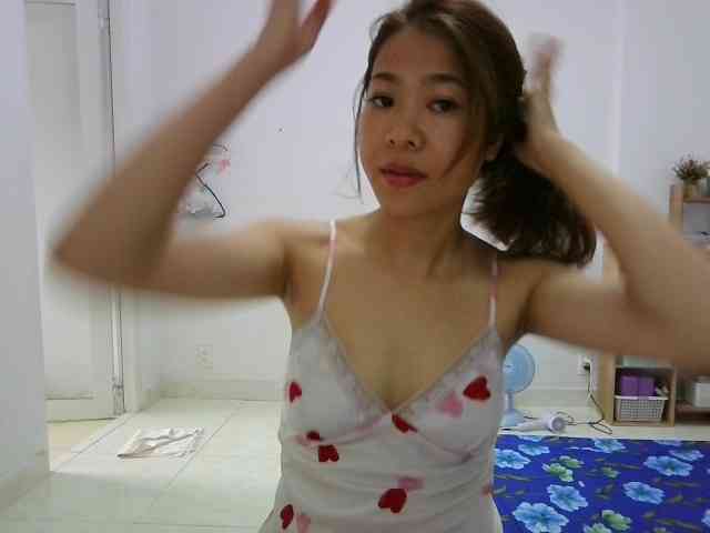 SKINNY-SINGLE webcam