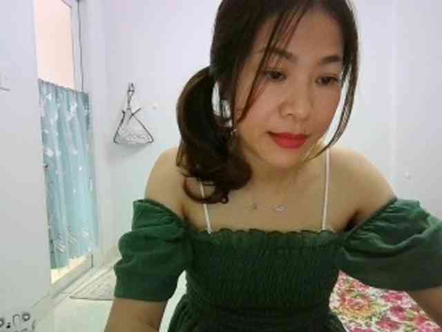 SKINNY-SINGLE webcam