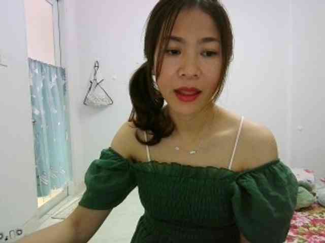 SKINNY-SINGLE webcam