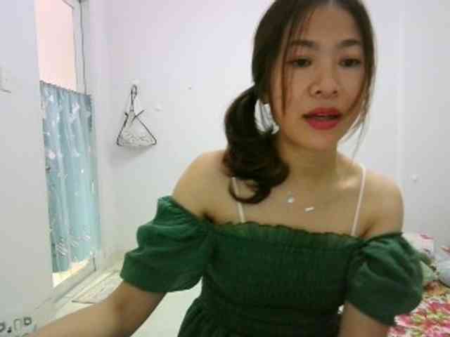 SKINNY-SINGLE webcam