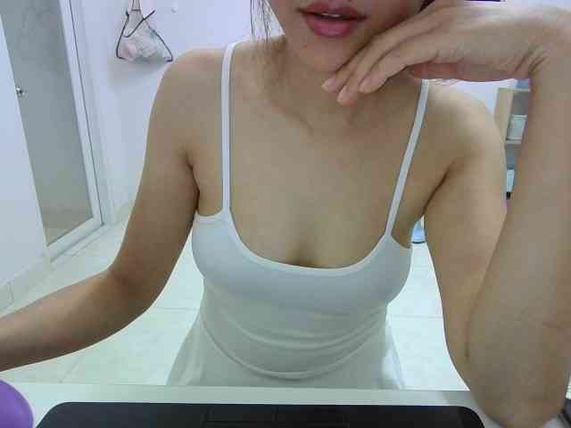 SKINNY-SINGLE webcam