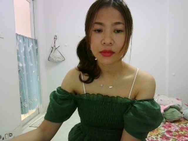 SKINNY-SINGLE webcam