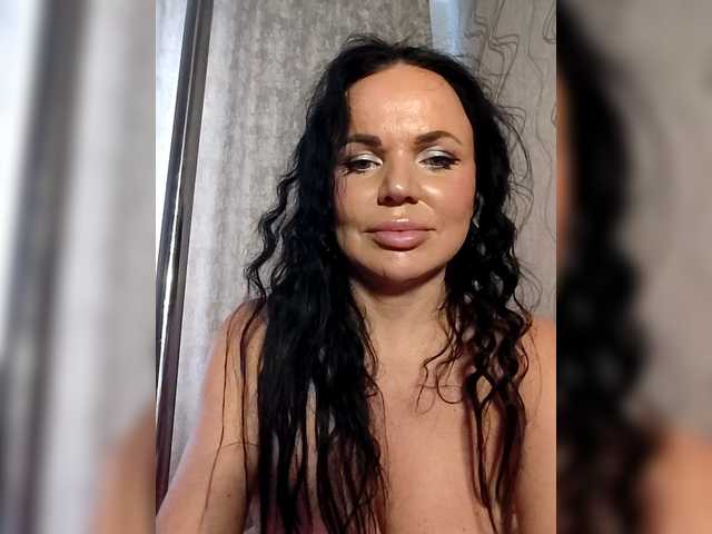 Kirakedi's BongaCams show and profile