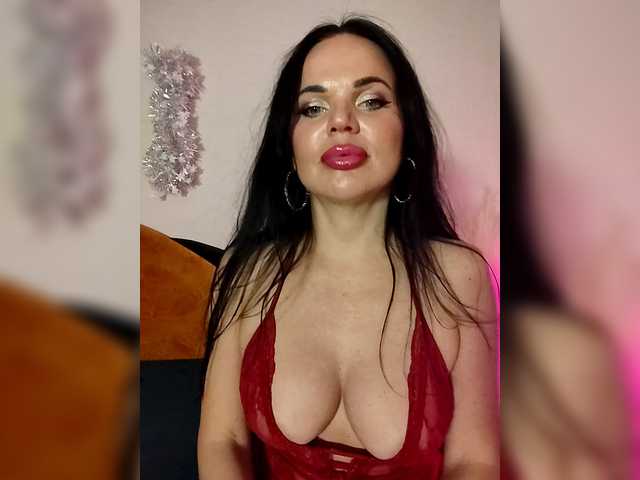 Kirakedi's BongaCams show and profile