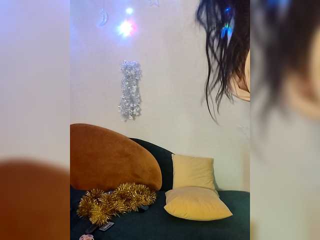 Kirakedi's BongaCams show and profile