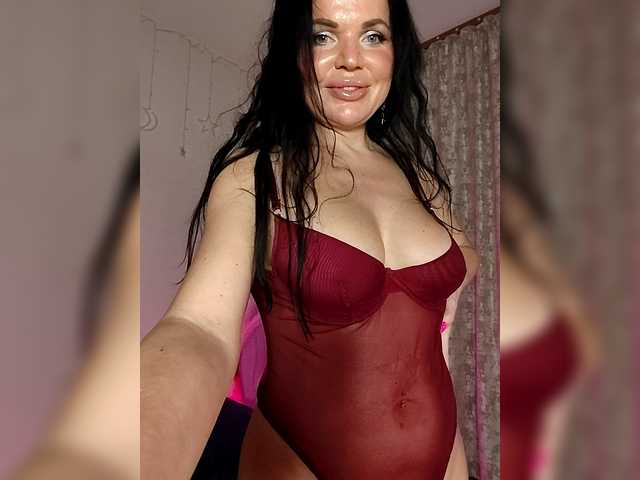 Kirakedi's BongaCams show and profile