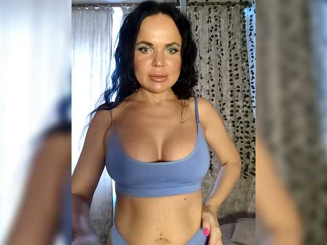 Kirakedi's BongaCams show and profile