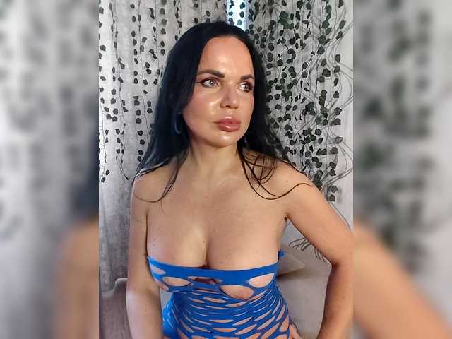 Kirakedi's BongaCams show and profile