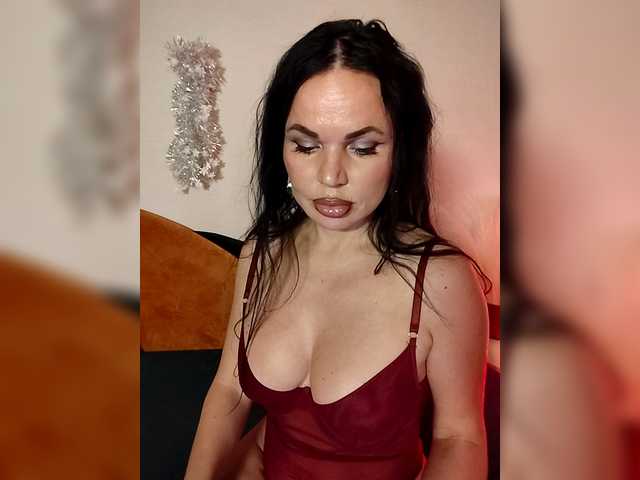 Kirakedi's BongaCams show and profile