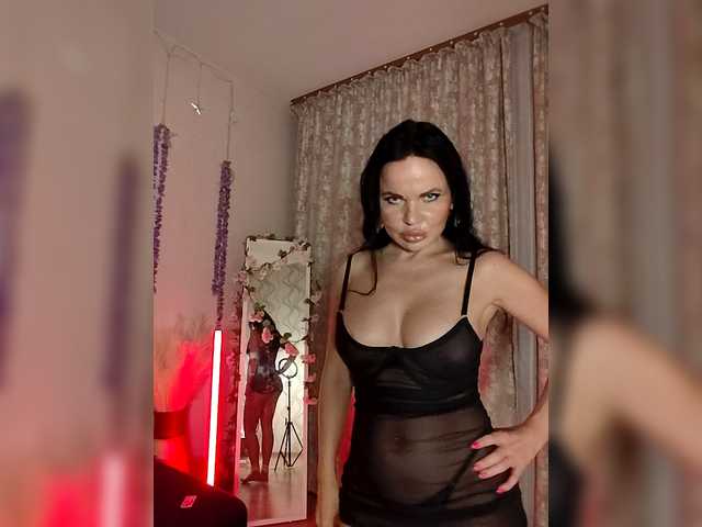 Kirakedi's BongaCams show and profile