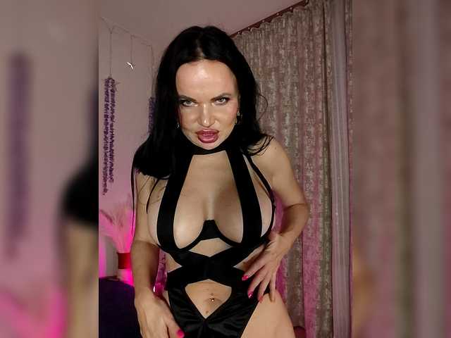 Kirakedi's BongaCams show and profile