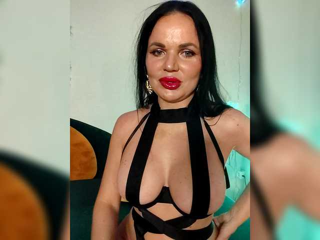 Kirakedi's BongaCams show and profile